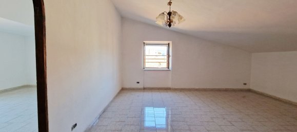 Квартира с 3 комнатами в Сермонета, Италия № 306710 2