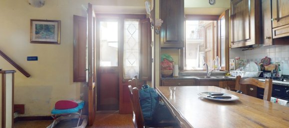 Casa de 2 dormitorios en Barga, Italy No. 237833 5