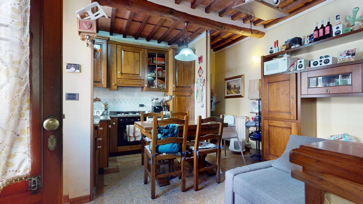 Casa de 2 dormitorios en Barga, Italy No. 237833