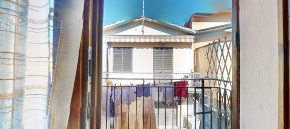 Casa de 2 dormitorios en Barga, Italy No. 237833 17