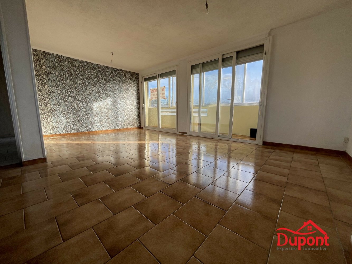 Квартира с 3 спальнями в Арли, Франция № 226206