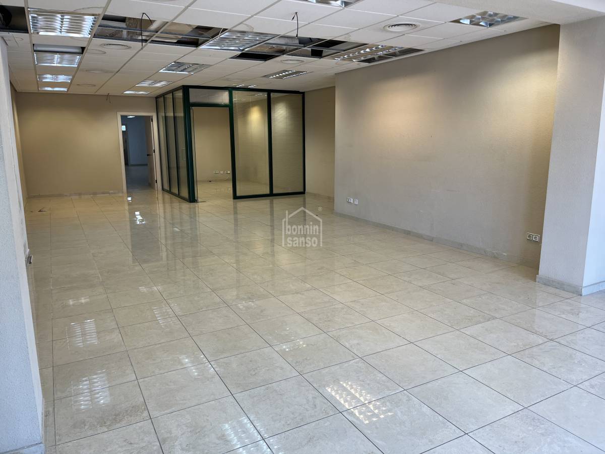 Gewerbliche Immobilie in Sant Lluis, Spain 185m², Nr. 10628