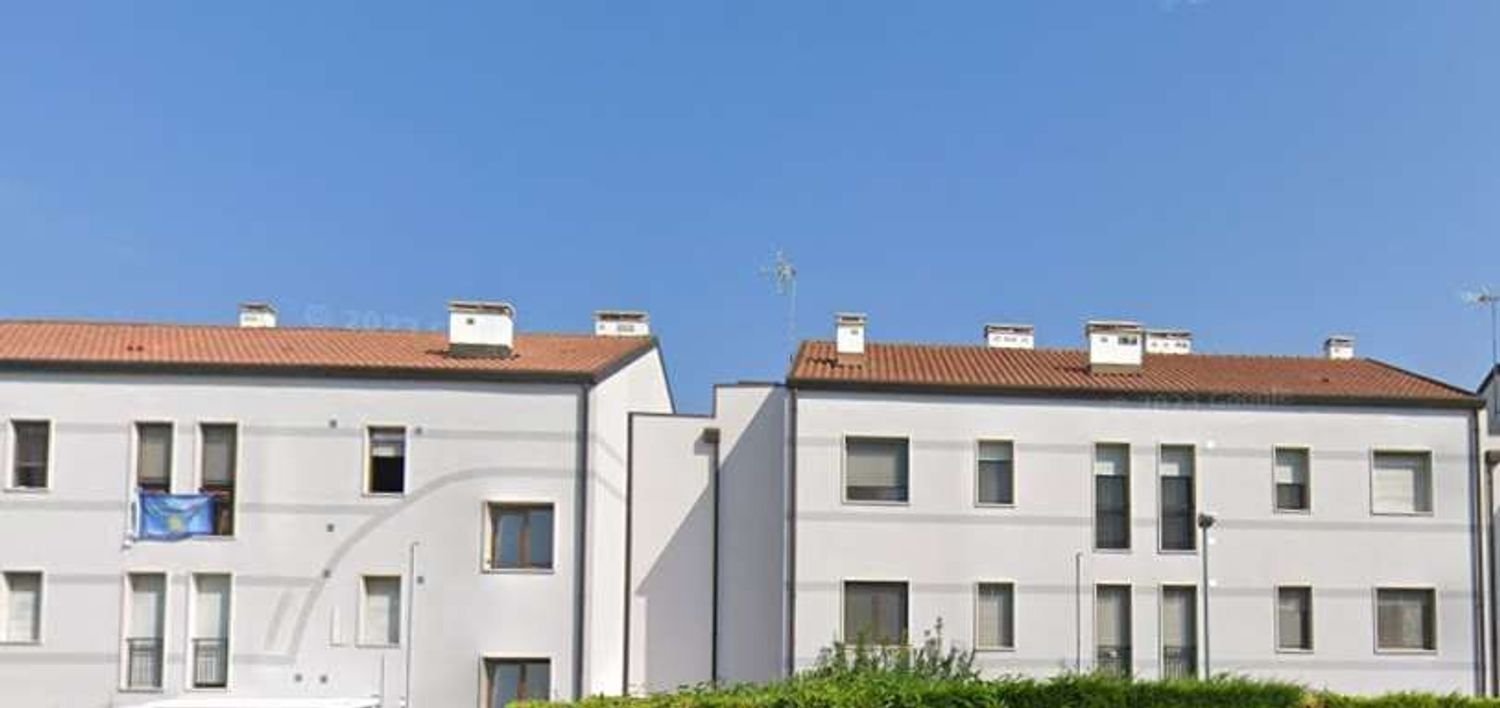 6 rooms Apartment in Padua, Italy No. 221074