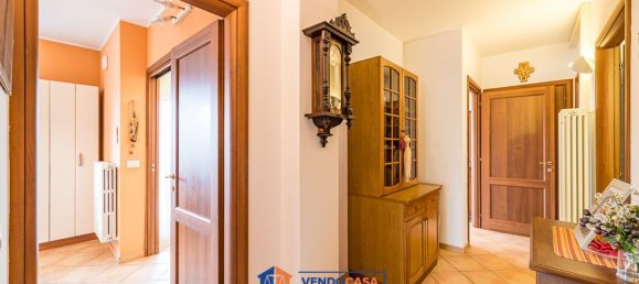 Квартира с 4 спальнями в Бра, Италия № 333897 12