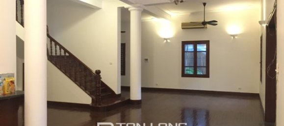 5 bedrooms Villa in Tay Ho, Vietnam No. 2114 4