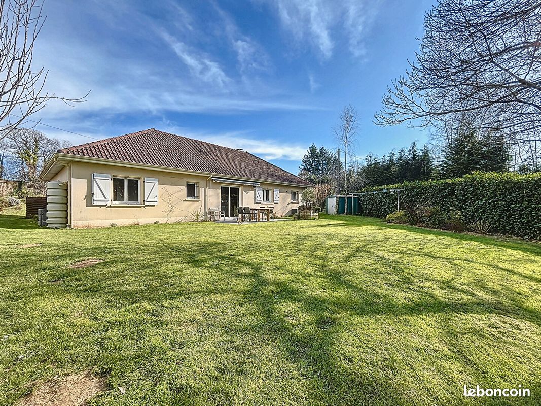 Casa de 3 dormitorios en Correze, France No. 99005