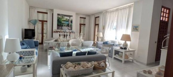 7 rooms Villa in Fiumicino, Italy No. 33747 30