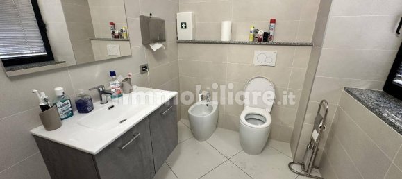Propiedad comercial de 3 habitaciónes en Cremona, Italy No. 85409 16
