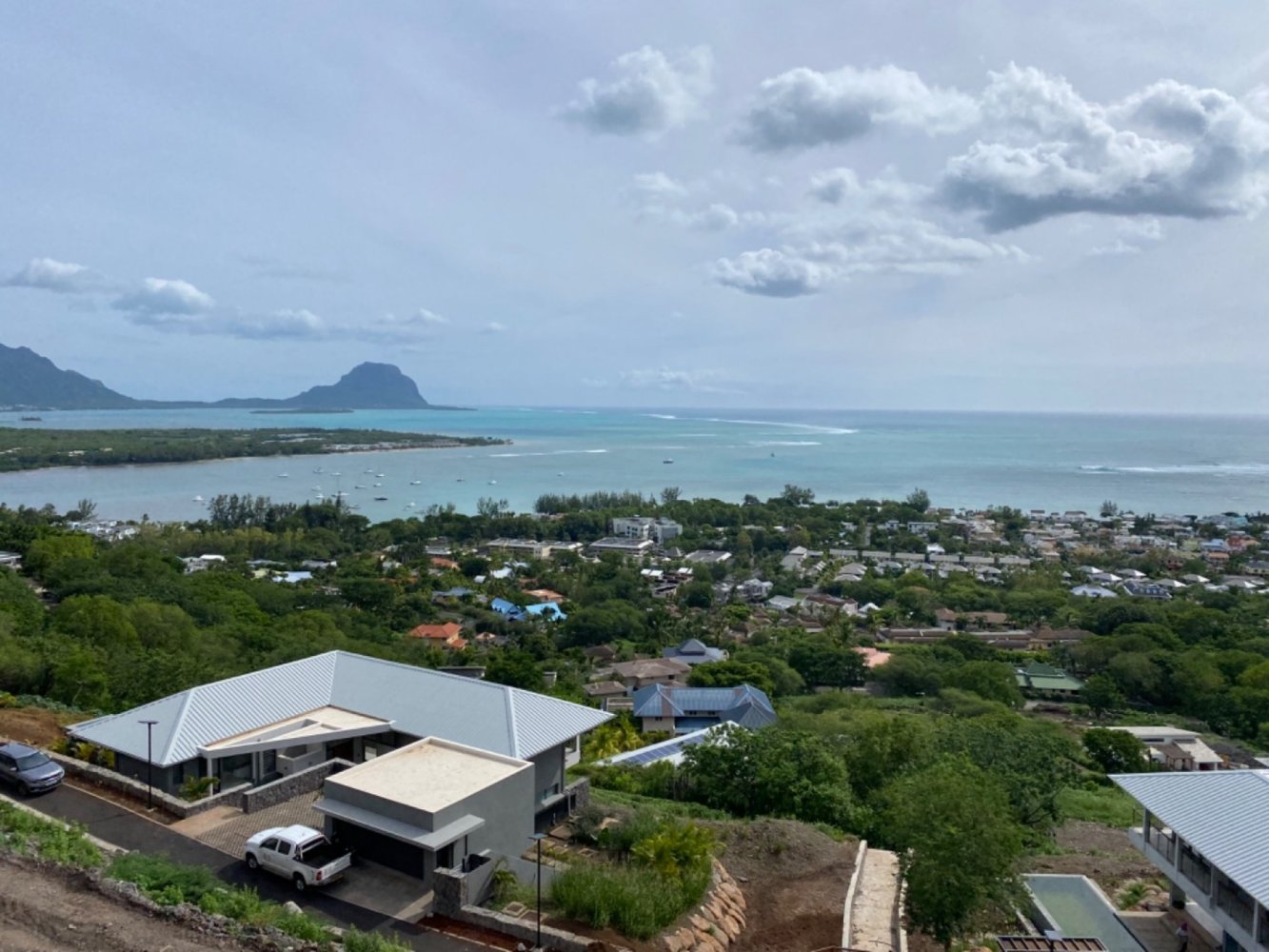5 bedrooms Villa in Riviere Noire, Mauritius No. 185