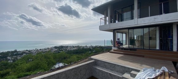 5 bedrooms Villa in Riviere Noire, Mauritius No. 185 2