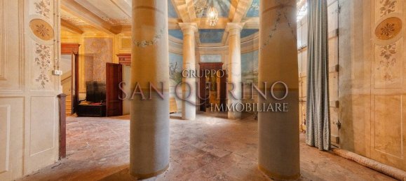 9 bedrooms Villa in Correggio, Italy No. 285446 2