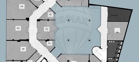 818m² Commercial property in Figueira da Foz, Portugal No. 69375 8