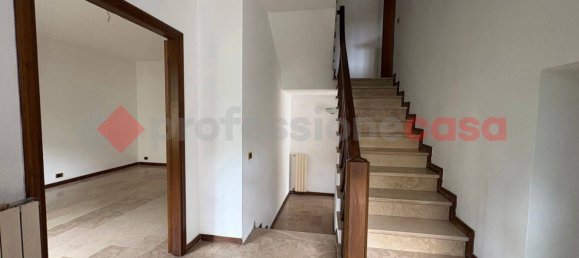 3 غرف نوم فيلا في Barga, Italy رقم 374519 27