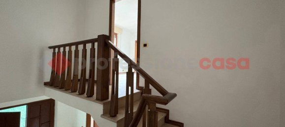 3 غرف نوم فيلا في Barga, Italy رقم 374519 10