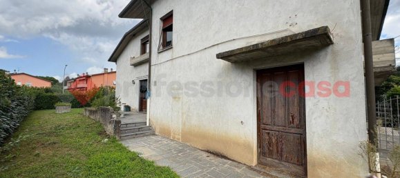 3 غرف نوم فيلا في Barga, Italy رقم 374519 37