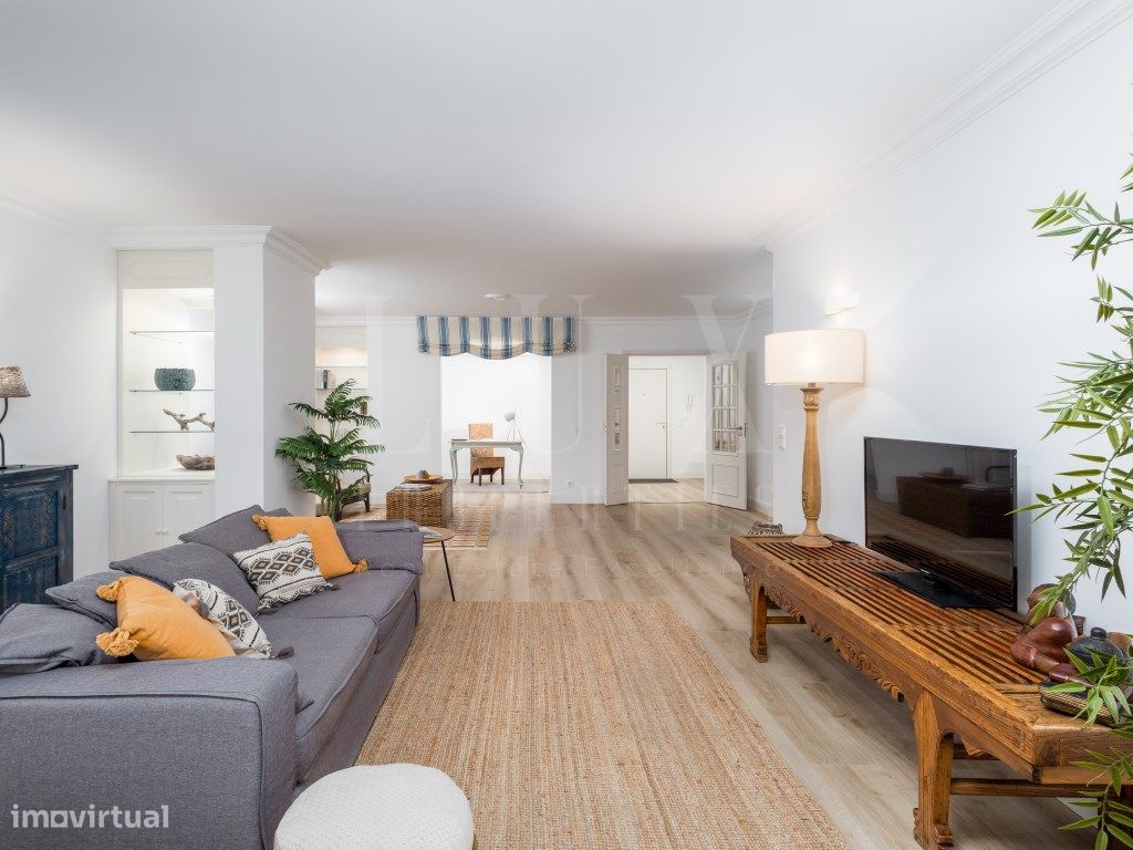 Apartamento de 2 dormitorios en Cascais, Portugal No. 102021