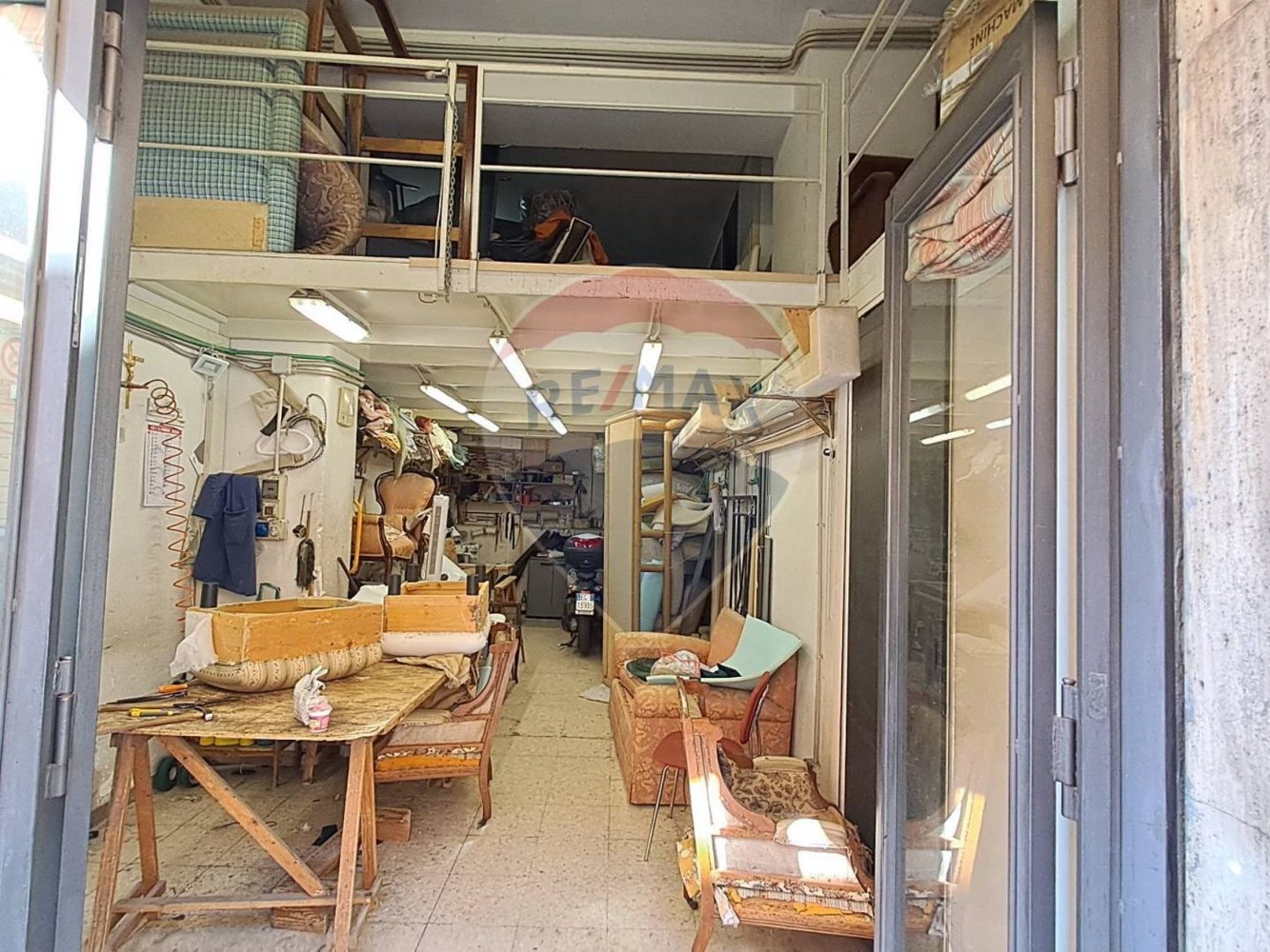 4 rooms Commercial property in Catania, Italy No. 52929