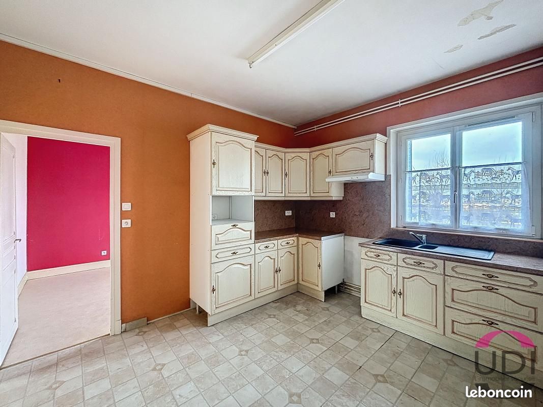 2 Schlafzimmer Wohnung in Montlucon, France, Nr. 195465