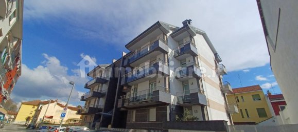 Escritório de 5 divisões em Bra, Italy N.º 145443 2