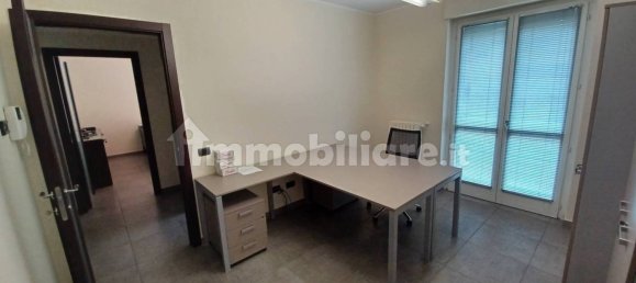 Escritório de 5 divisões em Bra, Italy N.º 145443 10