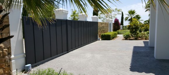 5 bedrooms Villa in Malaga, Spain No. 22682 17