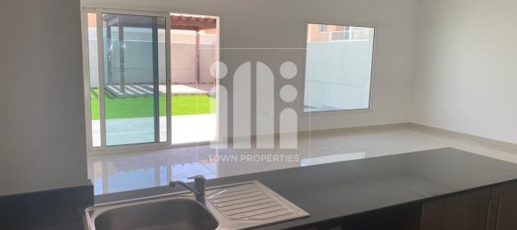 3 bedrooms Villa in Al Samha, UAE No. 944 6