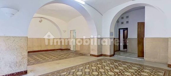 2 rooms Commercial property in Florence, Italy No. 212579 2