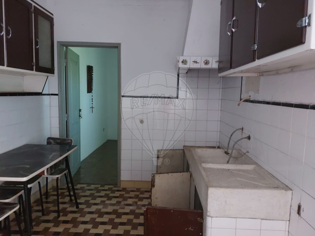 3 bedrooms House in Comenda, Portugal No. 17833