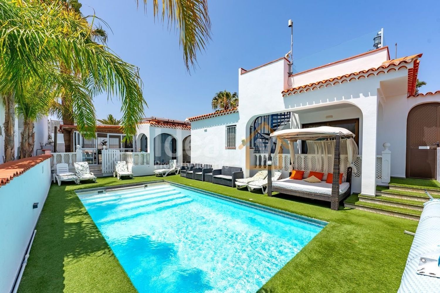 4 bedrooms Villa in San Miguel de Abona, Spain No. 257009