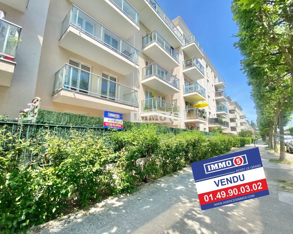 2 bedrooms Apartment in Noisy-le-Grand, France No. 179469