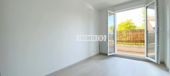 2 bedrooms Apartment in Noisy-le-Grand, France No. 179469 7