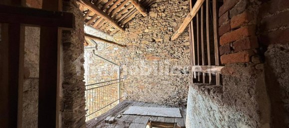 3 bedrooms House in Rueglio, Italy No. 305395 12