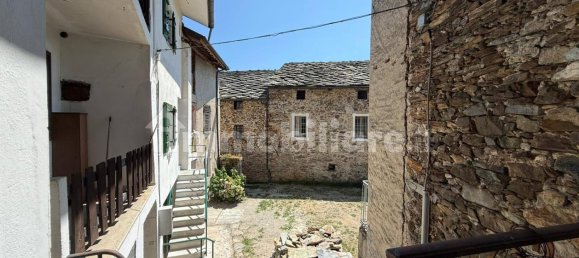 3 bedrooms House in Rueglio, Italy No. 305395 5