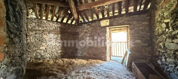 3 bedrooms House in Rueglio, Italy No. 305395 14