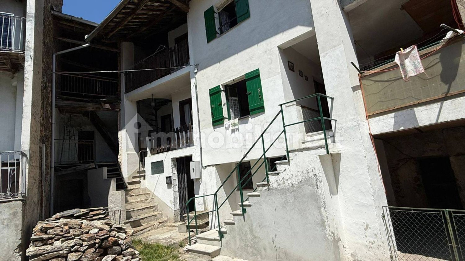 3 bedrooms House in Rueglio, Italy No. 305395