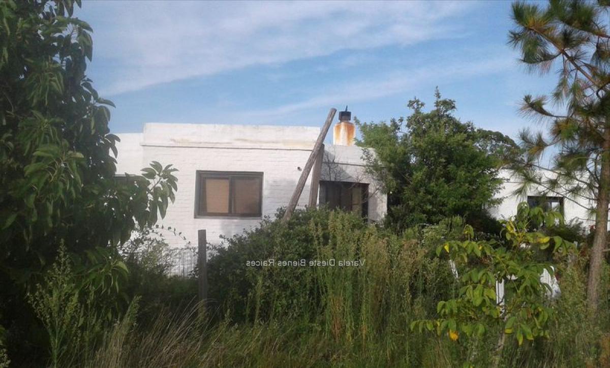 Casa de 2 dormitorios en Canelones, Uruguay No. 4516