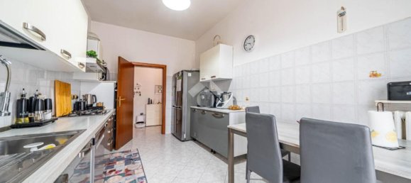 3 bedrooms Apartment in Reggio Emilia, Italy No. 354800 4