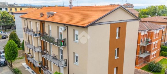 3 bedrooms Apartment in Reggio Emilia, Italy No. 354800 2