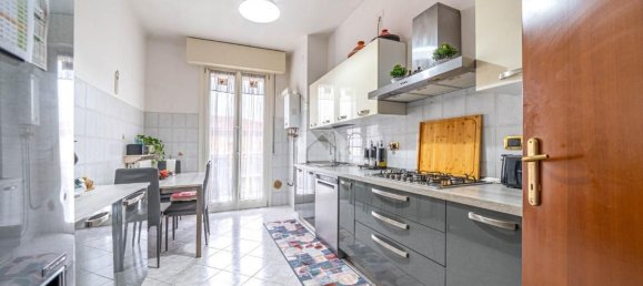 3 bedrooms Apartment in Reggio Emilia, Italy No. 354800 8