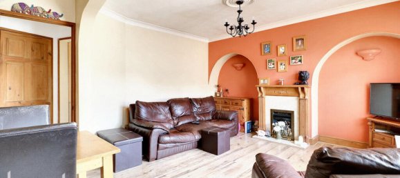 3 bedrooms House in Dagenham, United Kingdom No. 4819 4