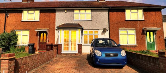 3 bedrooms House in Dagenham, United Kingdom No. 4819 7