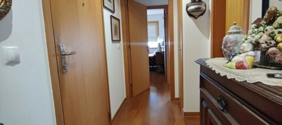 3 bedrooms Apartment in Matosinhos, Portugal No. 15690 16