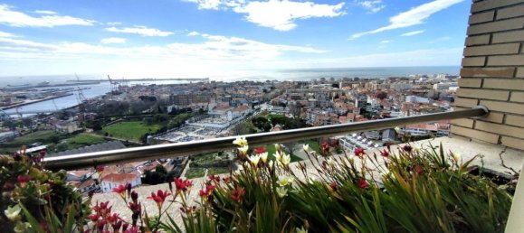 3 bedrooms Apartment in Matosinhos, Portugal No. 15690 4