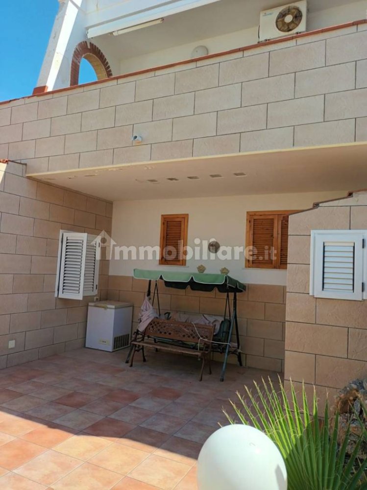 Apartamento de 2 dormitorios en Maruggio, Italy No. 233782