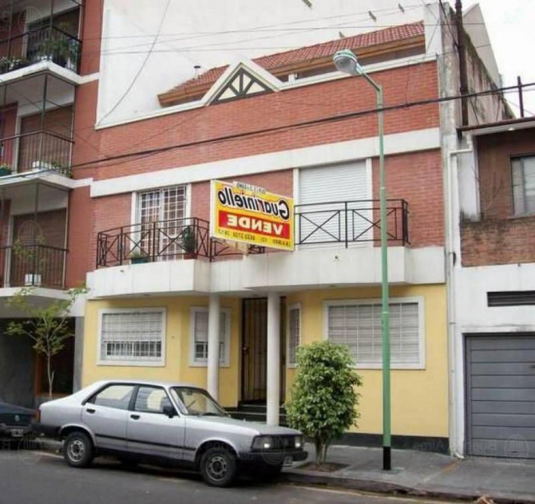Casa de 3 dormitorios en Buenos Aires, Argentina No. 86116