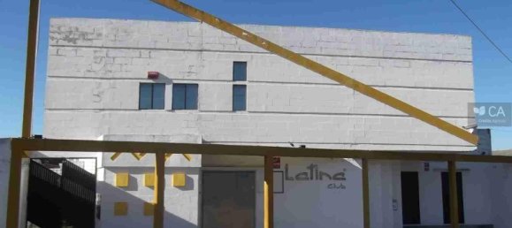 330m² Building in Mora, Portugal No. 91678 2