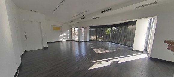 77m² Commercial property in Madrid, Spain No. 74517 4