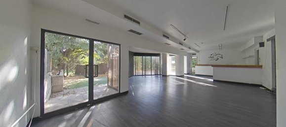 77m² Commercial property in Madrid, Spain No. 74517 7