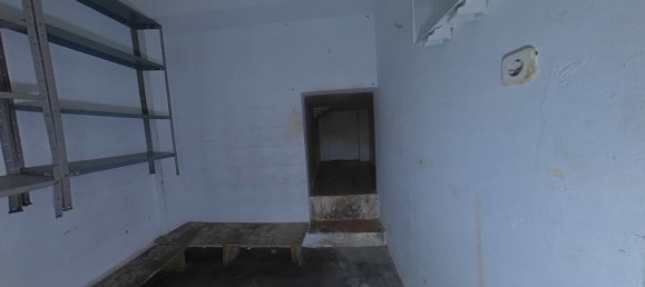 77m² Commercial property in Madrid, Spain No. 74517 27