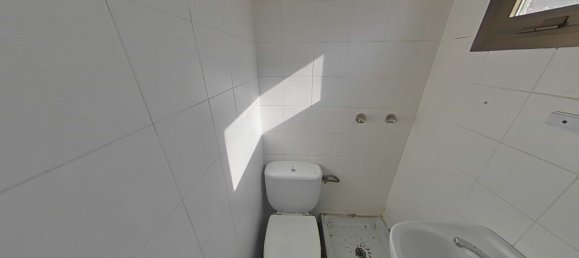 77m² Commercial property in Madrid, Spain No. 74517 24